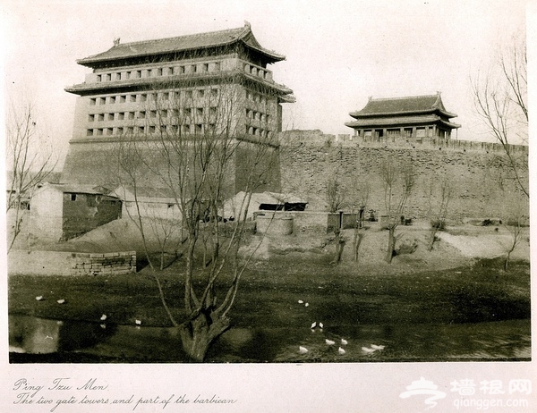 平则门（阜成门）的内外城楼与瓮城（喜仁龙：《北京的城墙与城门》）