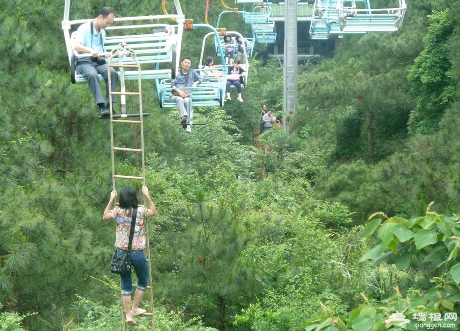 桂林尧山景区缆车故障 百余人被困高空[墙根网]