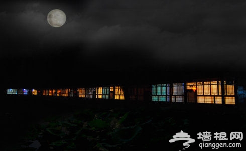 夜晚住宿休闲小寨
