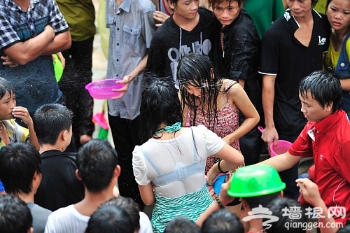 海南嬉水节多名女性遭性骚扰(图)