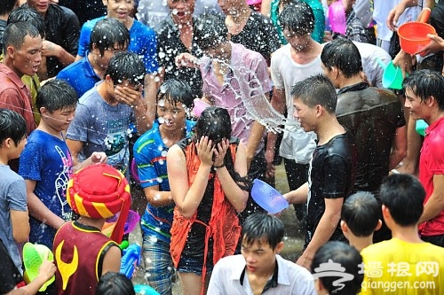 海南嬉水节多名女性遭性骚扰(图)