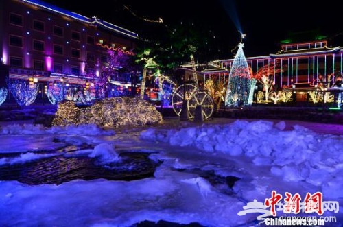 2013龙庆峡冰灯艺术节开幕 体验丰富多彩民俗