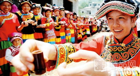 看少数民族过大年 追寻年味儿里的中国