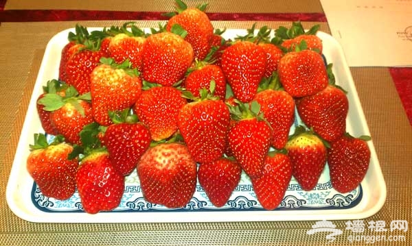 2013第六届香山草莓文化旅游节于香山村拉开帷幕