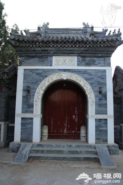 清真寺崭新的山门