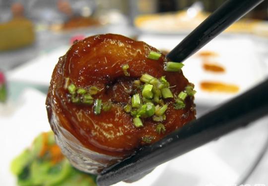 说说北京城里经典鲁菜餐厅的九转大肠