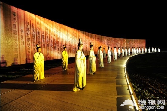 实景演出天人合一，康熙大典点亮承德夜游市场[墙根网]