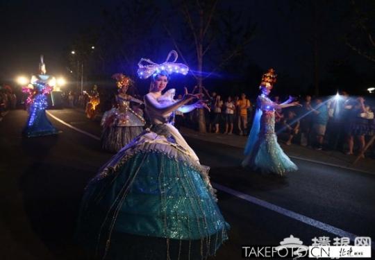 印度“大篷车”助兴园博夜场 宝莱坞歌舞周五首演