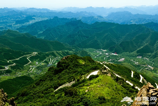 房山白草畔 天高云淡好风光