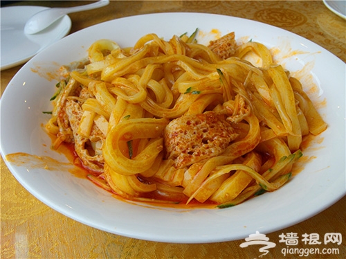 风吹西北美食香 草原情愫好餐厅