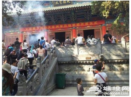河南登封旅游局辟谣:少林寺景区无所谓6千元高香[墙根网]