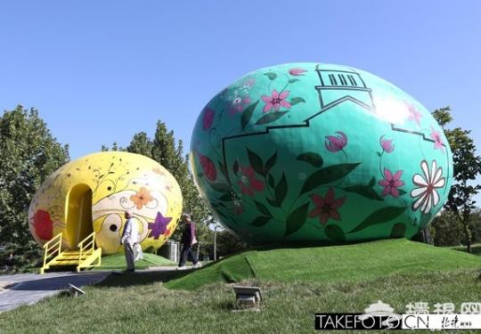 北京雕塑公园开展3D体验中心 彩蛋屋里游世界