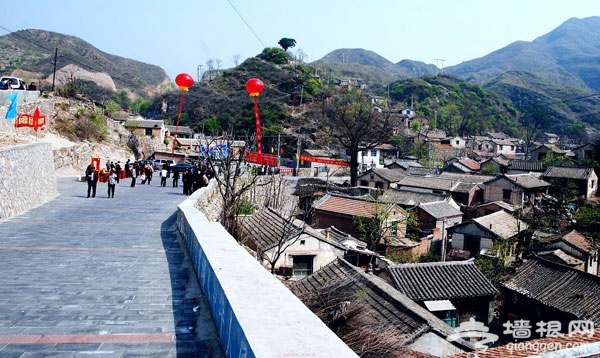 苇子水村:桃花源内住农家