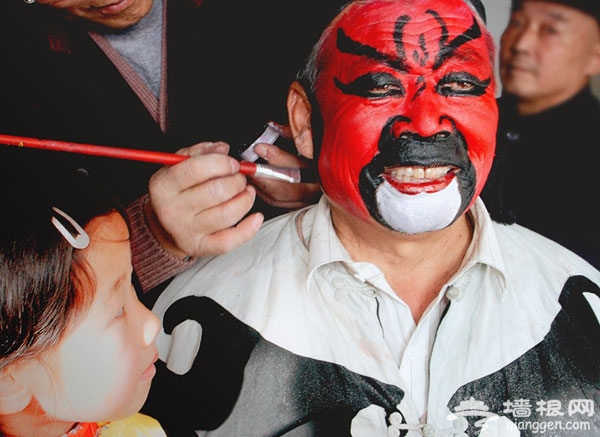 苇子水村:桃花源内住农家