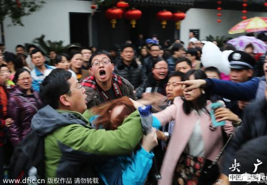 鲁迅故里景区游客因排队起争执引群殴