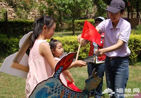 一家齐上阵 亲子童趣赛龙舟&mdash;森林里的儿童端午节