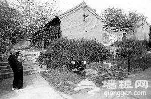 中科院植物园内，这排灰色平房中，有一间就是溥仪和工友曾经居住过的地方。