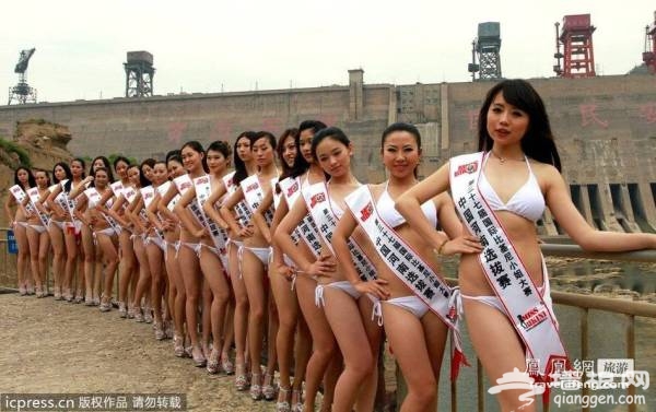比基尼美女河南三门峡惊艳亮相 助推黄河旅游节[墙根网]