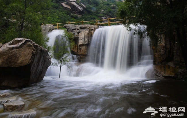 北京周边瀑布大盘点 大热天一起去瀑布旁溪水吧~