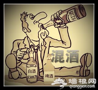 近日，众多医学专家对记者表示，喝酒对肝脏的损害非常严重。