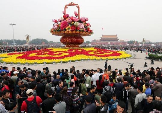 国庆出游热 景区人头攒动