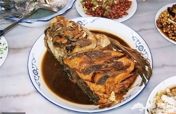 北京密云踏秋吃鱼头宴 不容错过的密云鱼头宴[墙根网]