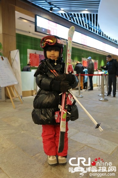 六岁的小滑雪迷