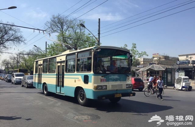 北京老公交电车上路 市民惊奇：这是穿越吗？[墙根网]