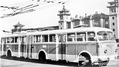 北京老公交电车上路 市民惊奇：这是穿越吗？[墙根网]