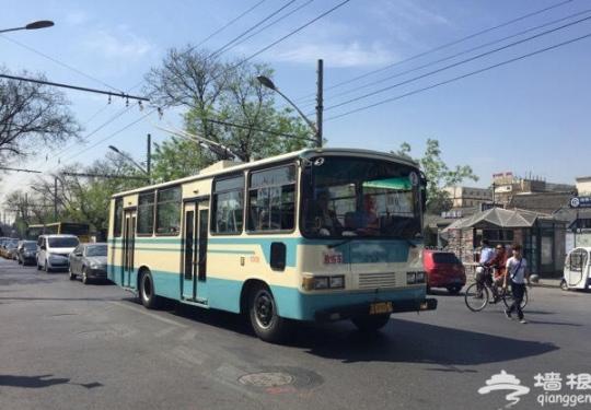 北京老公交电车上路 市民惊奇：这是穿越吗？