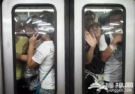 北京最新挤地铁攻略 教你上班高峰不用那么累