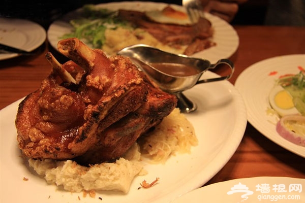 爸妈去看球 普兰达啤酒沙龙德式西餐