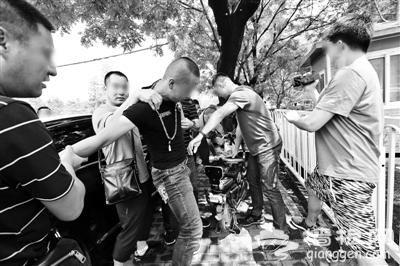 揭秘颐和园黑导游的地下江湖