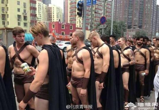 北京街头上演