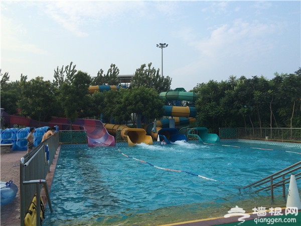 夏季避暑好去处 北京欢乐水魔方嬉水乐园[墙根网]