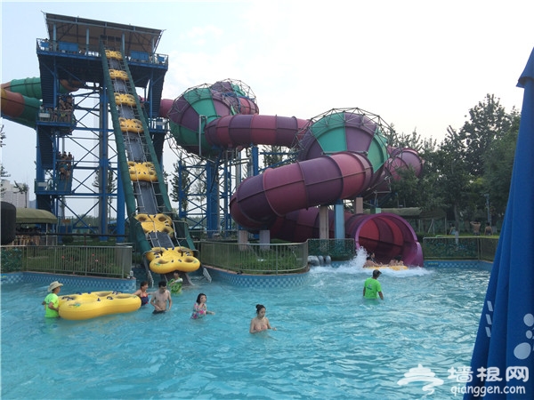 夏季避暑好去处 北京欢乐水魔方嬉水乐园[墙根网]