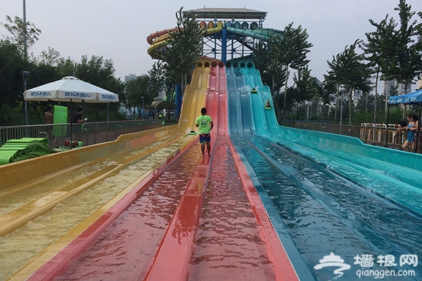 夏季避暑好去处 北京欢乐水魔方嬉水乐园[墙根网]