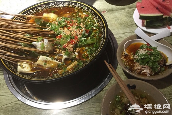 东三环、朝阳商务区 白领们爱上的串串香[墙根网]