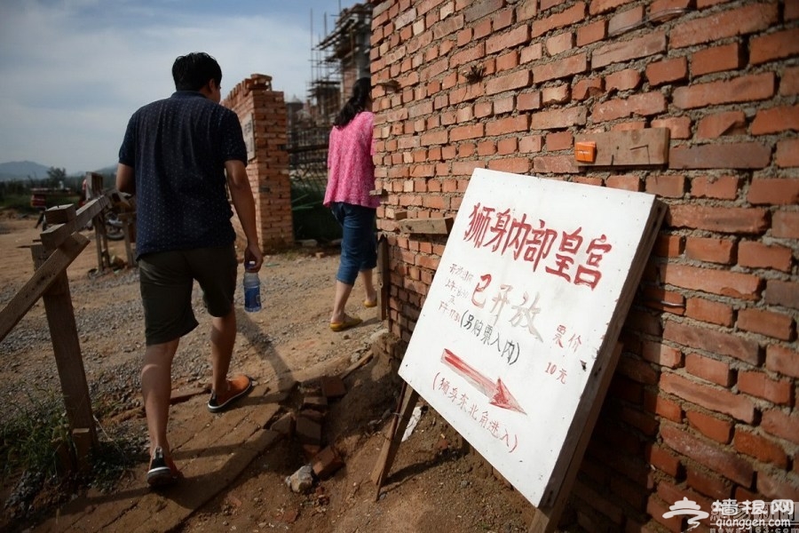 河北石家庄一影视基地建“卢浮宫金字塔” 门票10元[墙根网]