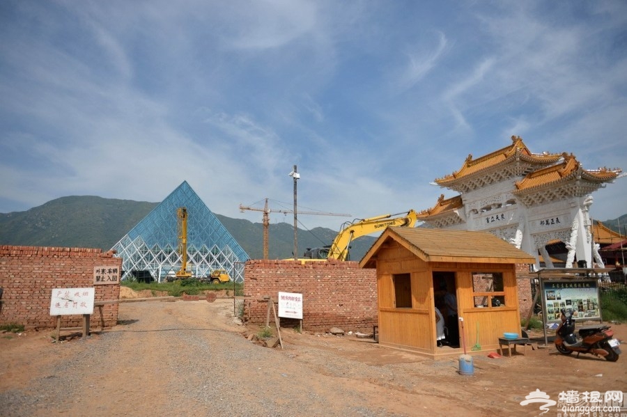 河北石家庄一影视基地建“卢浮宫金字塔” 门票10元[墙根网]