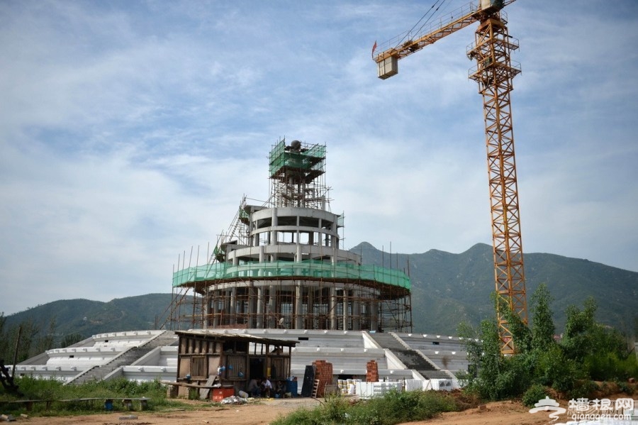 河北石家庄一影视基地建“卢浮宫金字塔” 门票10元[墙根网]