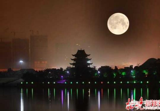 中秋将现超级月亮八月十六最大最圆 下次登场要18年后