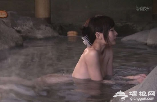 到日本泡温泉不穿泳衣：盛行男女混浴全裸泡温泉[墙根网]