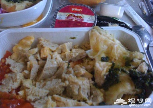 网友吐槽飞机餐：真把翔端上餐桌了（图）