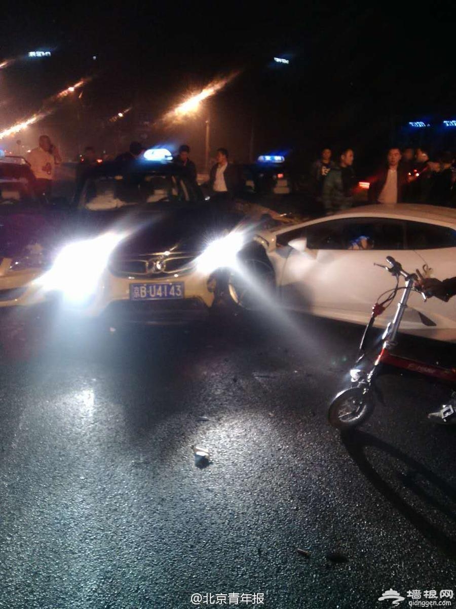 无牌兰博基尼在工体北门连撞多车 车主逃逸[墙根网]