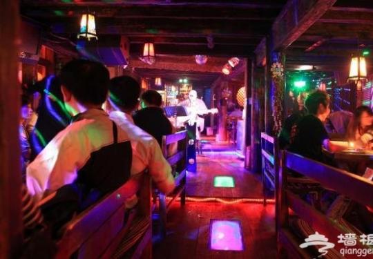 丽江酒托再调查:整改后仍猖獗 索酒不成“千元陪睡”