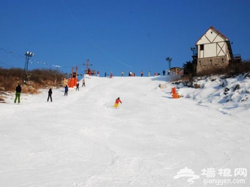 感受冰雪世界的乐趣　北京滑雪场地推荐[墙根网]