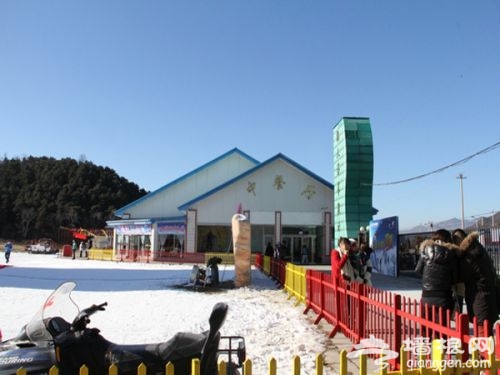 感受冰雪世界的乐趣　北京滑雪场地推荐[墙根网]