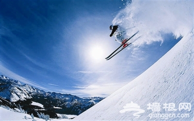定期开放的大型滑雪场