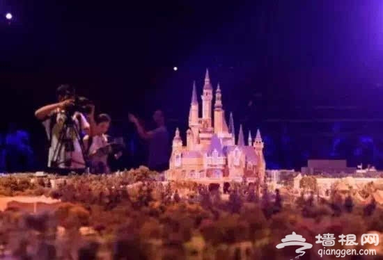 上海迪士尼：沪版“神秘时刻”为游客制造惊喜